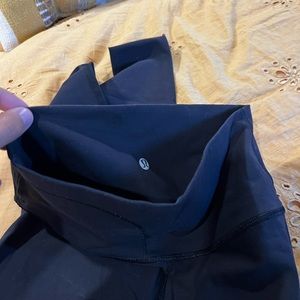 Lululemon leggings (Wunder Under High-Rise Tight 28”)